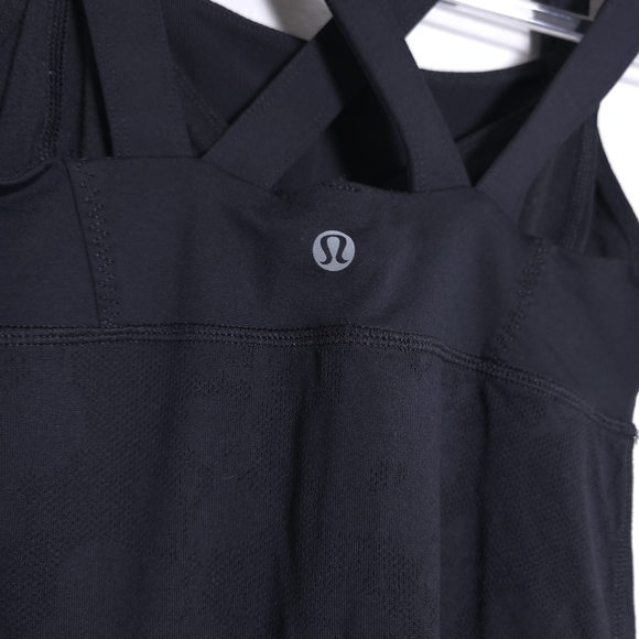 Lululemon Chaturanga Jacquard Mesh Panels Black Tank Size 4 - Picture 4 of 13